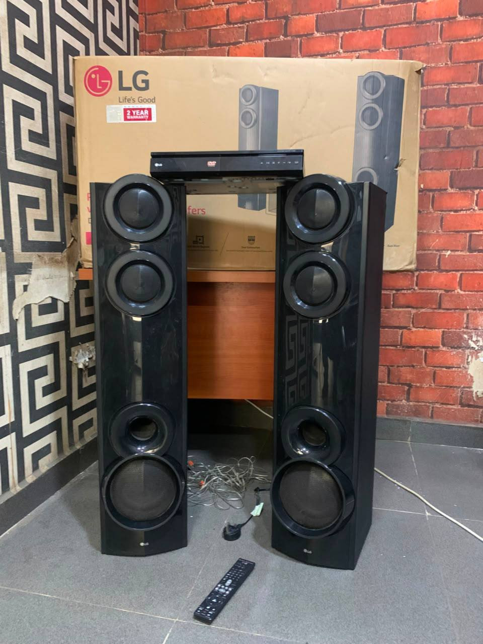 V.Clean 1000W, Bluetooth, DvdPlayer LG Bodyguard Sound System With pack For-Sale [ Product Code >> 0654 ]