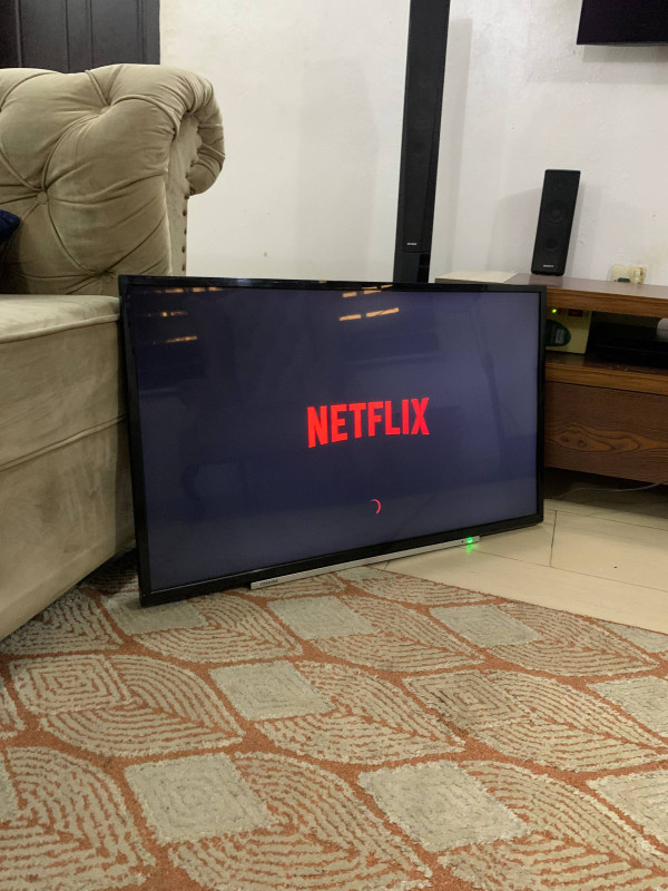 ❌❌SOLD-OUT❌❌ V.Clean 40Inches Smart Toshiba Tv For-Sale [ Product Code  >> 0444 ]