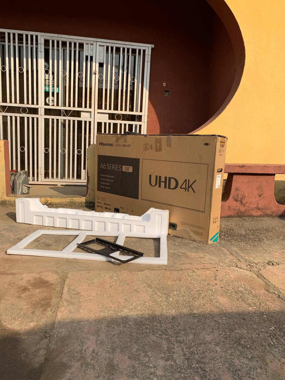 V.Clean 2Months Used 58Inches Hisense A6 Series Frameless Tv With Pack, Wall Hanger and other Accessories For-Sale