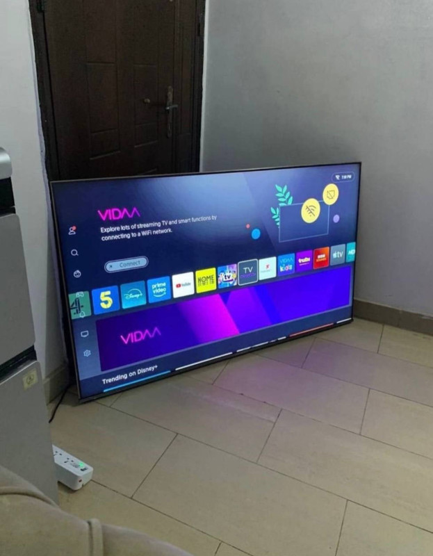Clean 65Inches 4K Smart Hisense Frameless Tv For-Sale