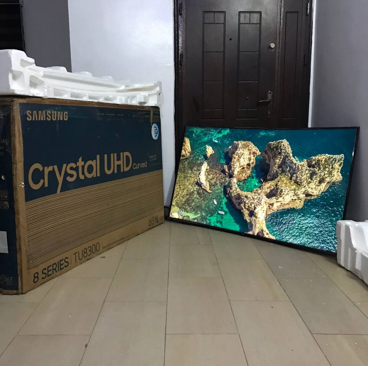 V.Clean 4Months Used 65Inches Samsung Crystal UHD Curved 8 Series With Pack and Wall Hanger 4K Smart Tv For-Sale