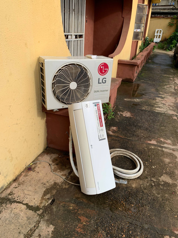 Clean 1.5Hp LG Dual Inverter Air-Conditioner With kit and already Filled up Gas For-Sale [ Product Code >> 0572 ]