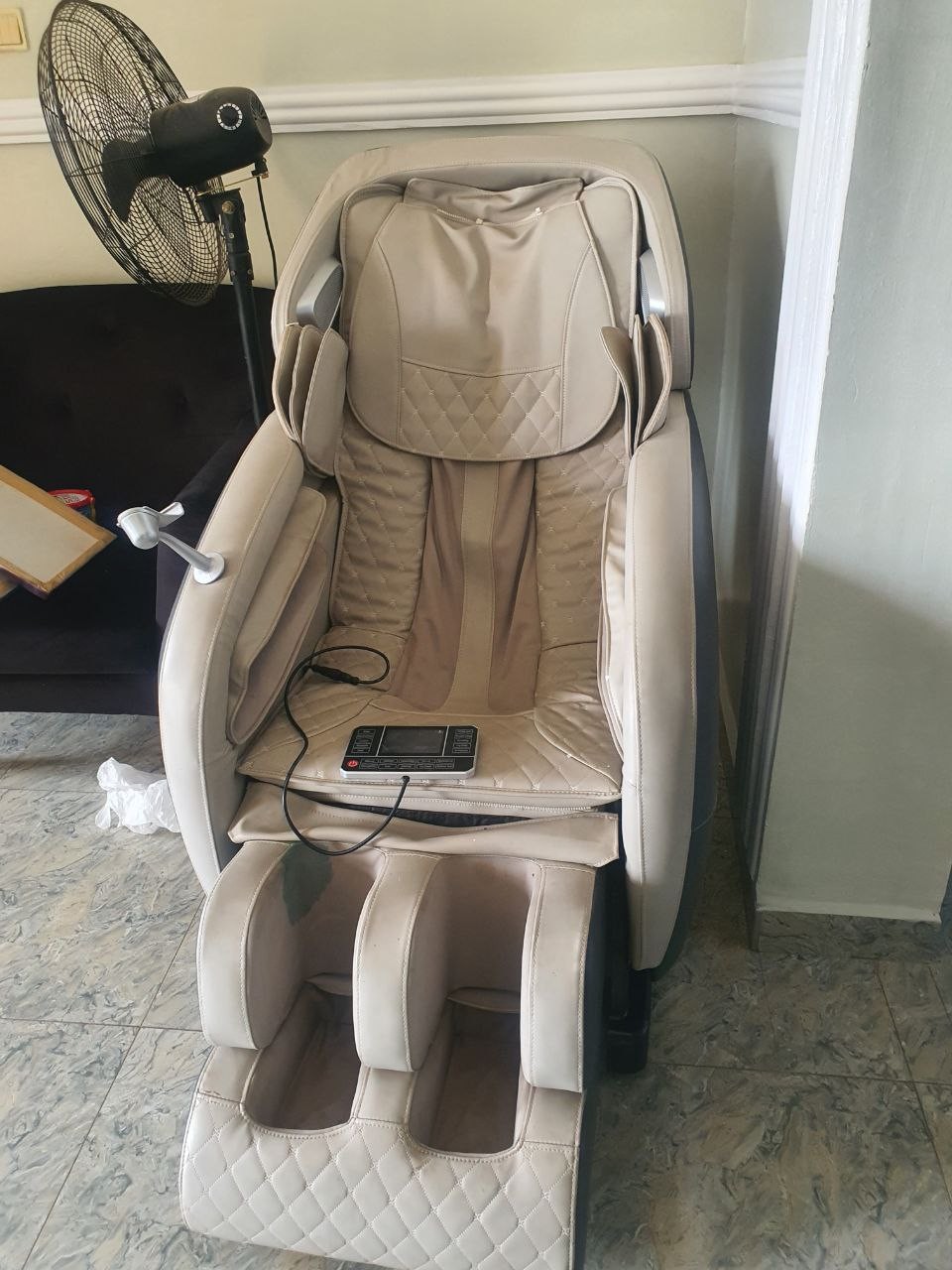 Very clean Executive Leather massage chair with Pam tablet remote to control it