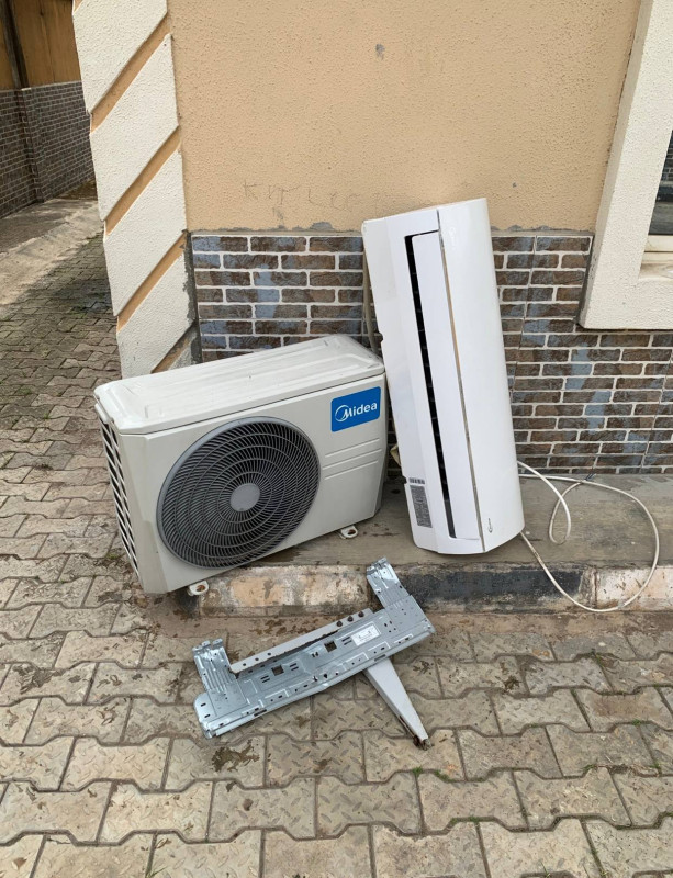 V.Clean 2Hp Inverter Midea Air-Conditioner Witt Already filled Gas, Indoor and outdoor hanger For-Sale [ Product Code >> 0472 ]