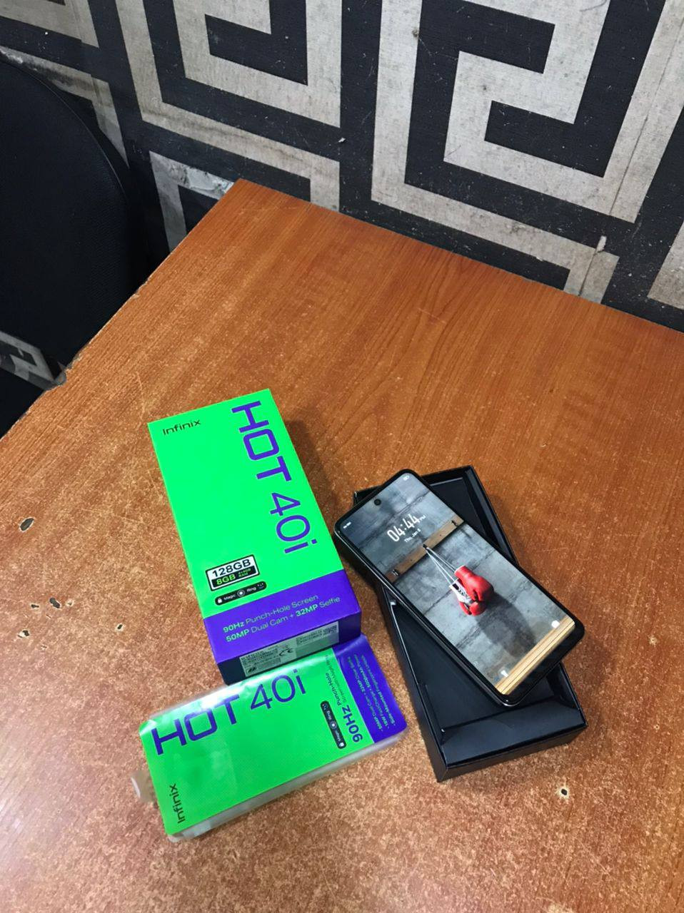 V.Clean, 1Month Used, 4Gb Ram, 128Gb Rom, Infinix Hot40i With Pack For-Sale