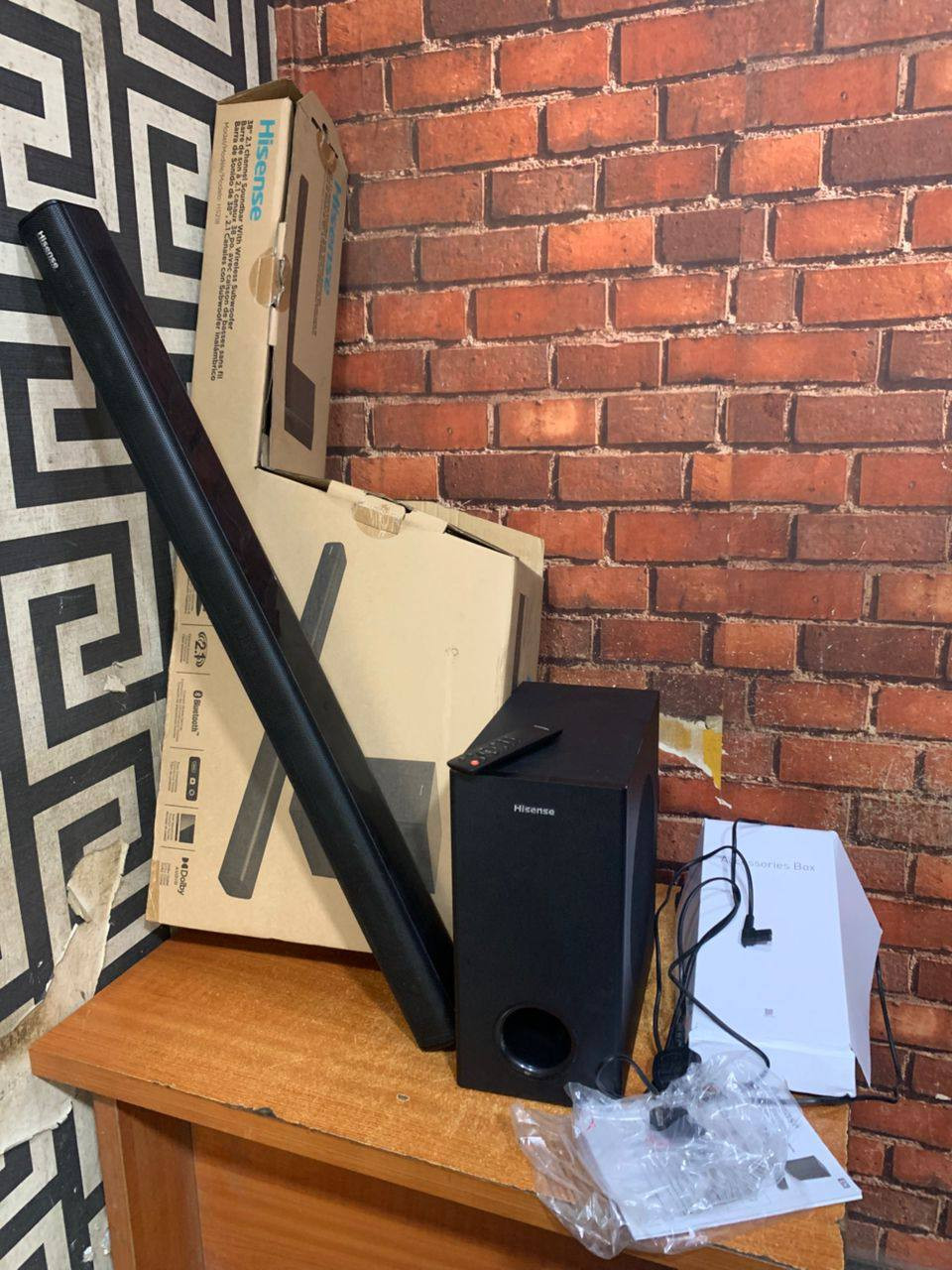 V.Clean, 2 Week Used, 200W Bluetooth Hisense HS218 Sound Bar With Pack and accessories For-Sale  [ Product Code >> 0285 ]