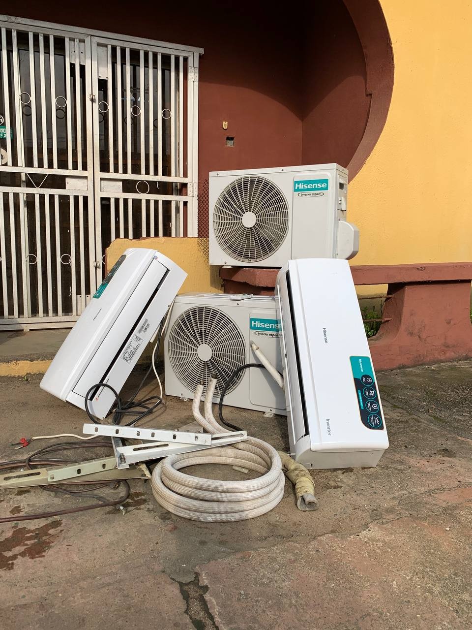 V.Clean 1Hp Hisense Inverter Air-Conditioner With Kit, Outdoor Hanger, Already Filled Gas For-Sale