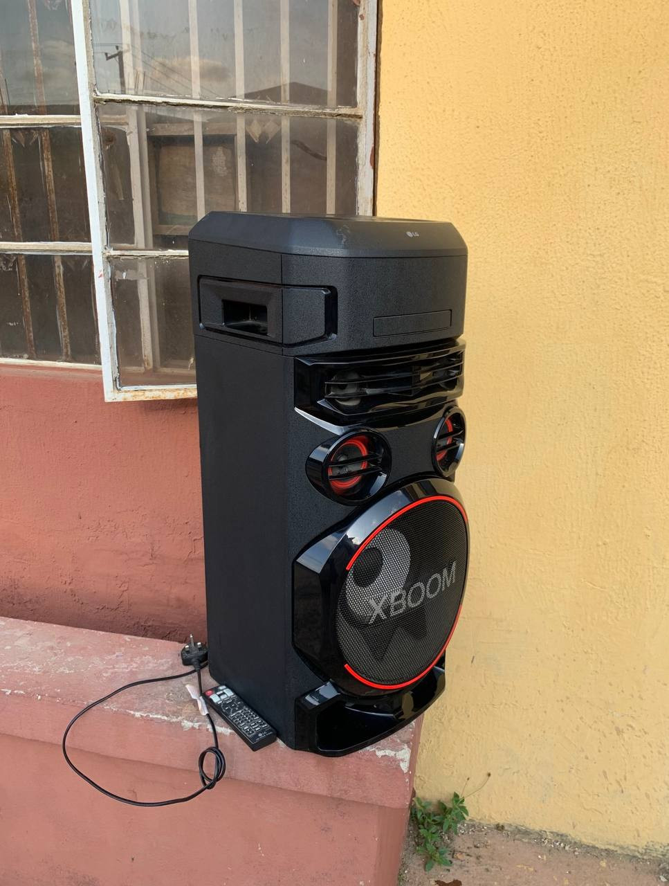 ❌❌SOLD-OUT❌❌ V.Clean 1Month Used LG 1000W Bluetooth HiFi XBOOM - ON7 For-Sale