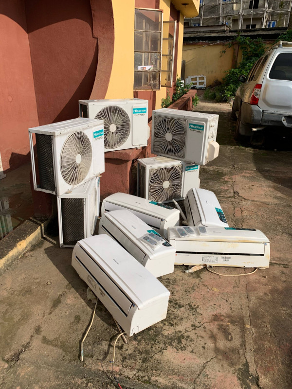 V.Clean 1Hp Hisense Inverter Air-Conditioner With Gas & Remote For-Sale  [ Product Code >> 0554 ]