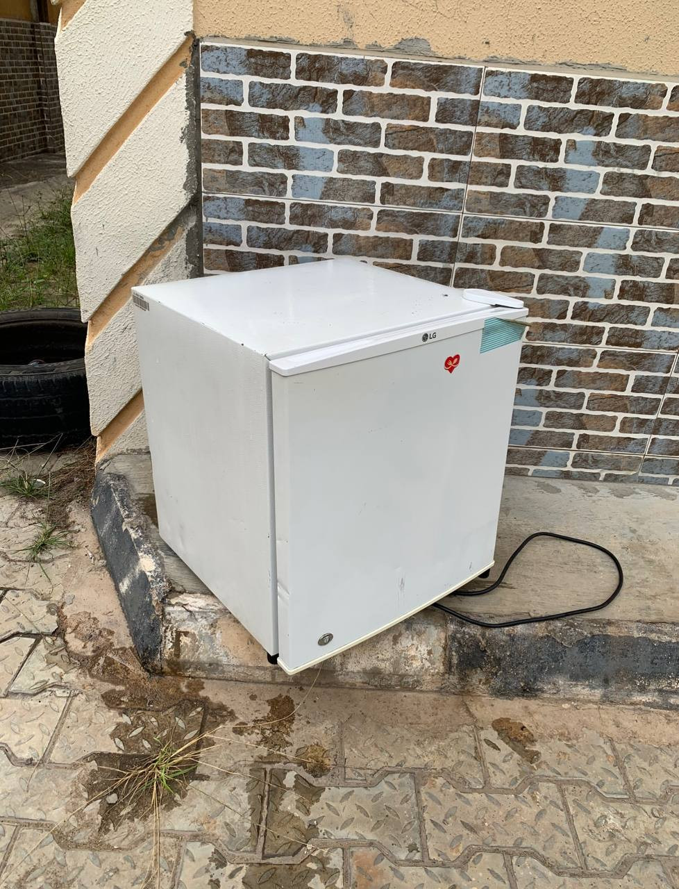 LG 48Litters Single Door Refrigerator With Mini Freezer Compartment GL-051SQQP For-Sale [ Product Code >> 0357 ]