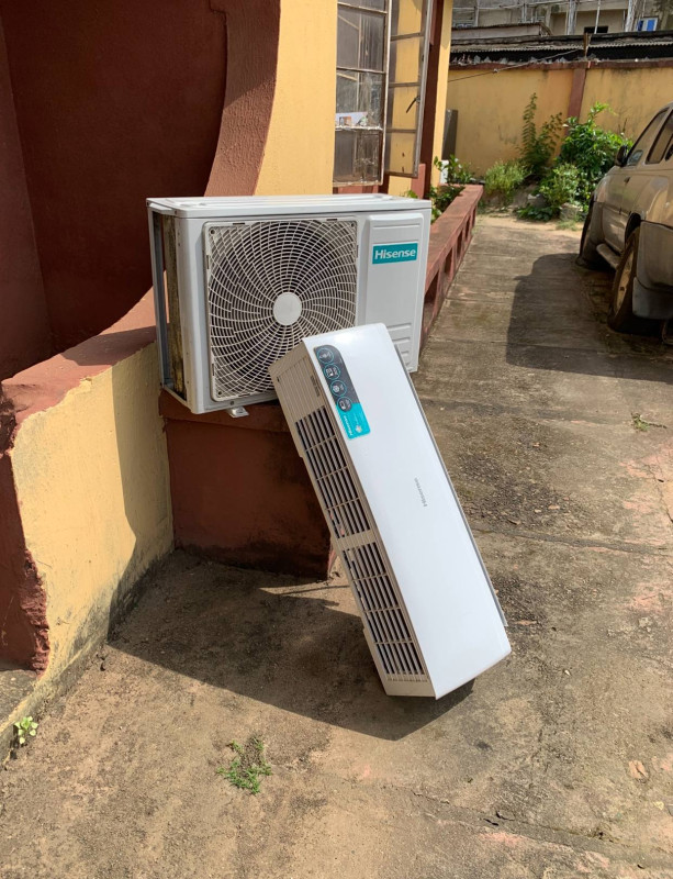 V.Clean 2Hp Hisense Low Voltage Air-Conditioner With Gas & Remote For-Sale [ Product Code >> 0816 ]
