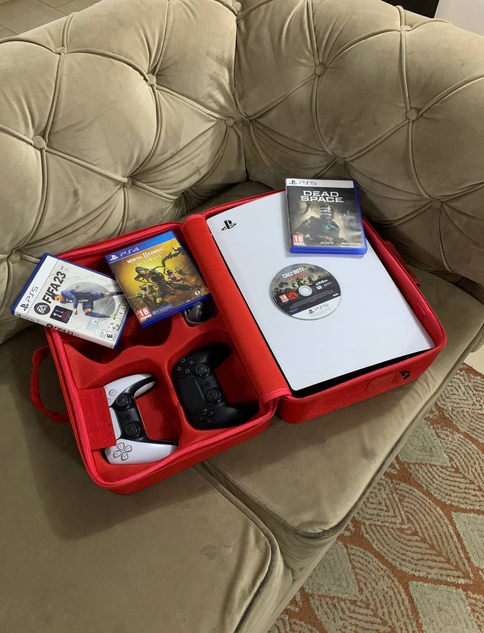 ❌❌SOLD-OUT❌❌ V.Clean, 1Tb, PlayStation 5 With 4 Different Cd Game, 2 Controller, Pad Charger, With the Official Ps5 Box For-sale