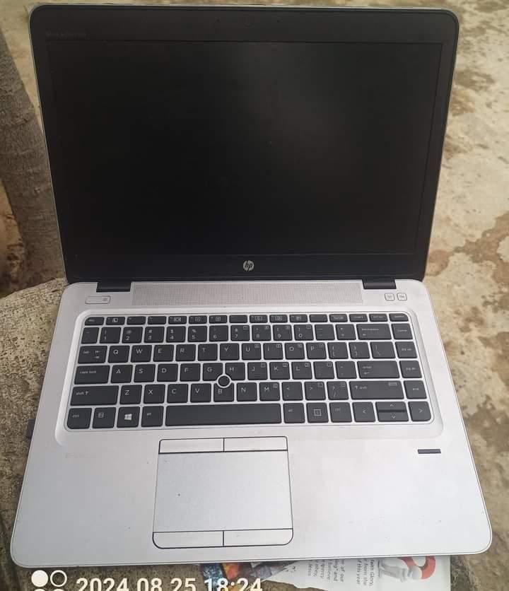 Hp EliteBook 745 G3 8g RAM AMD 500gb hdd