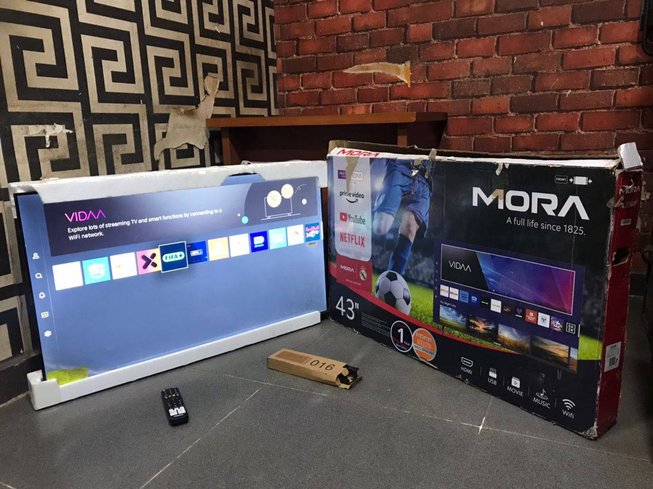 V.Clean, 3Weeks Used, 43Inches 4K Smart Mora Tv with Caton and All For-Sale