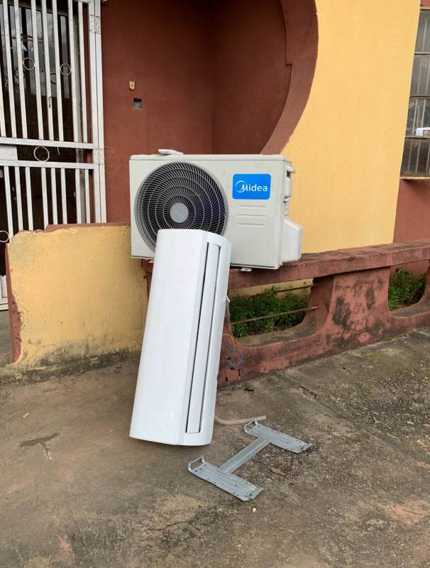 V.Clean 1.5Hp midea Inverter Air-Conditioner With Already Filled Gas and Indoor Hanger For-Sale [ Product Code >> 0661 ]