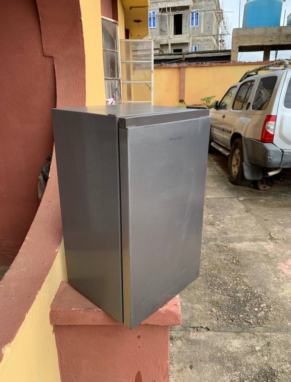 Clean Hisense Table Top Fridge For-Sale