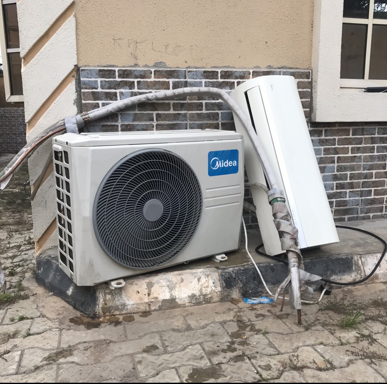 ❌❌SOLD-OUT❌❌ ... V.Clean 1.5Hp Midea Air-Conditioner With kit For-Sale