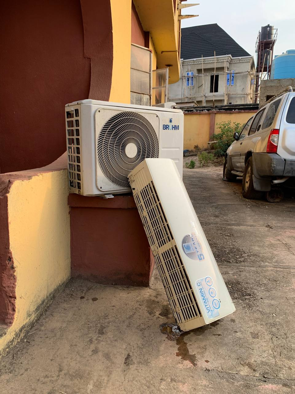 Clean, 2Hp Bruhm, low voltage storage With already filled gas Air-Conditioner For-Sale