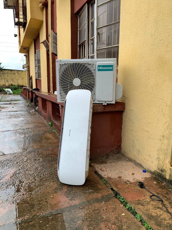 V.Clean 1Hp Hisense Low Voltage Storage Air-Conditioner For-Sale [ Product Code >> 0624 ]