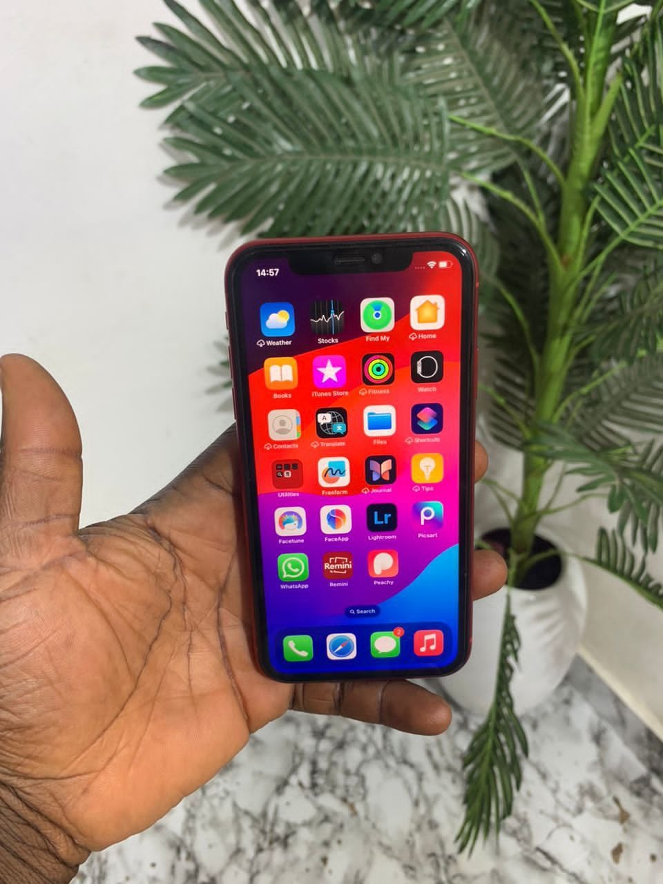 Awoof Uk used Iphone Xr 128gb with ba3 health 86%