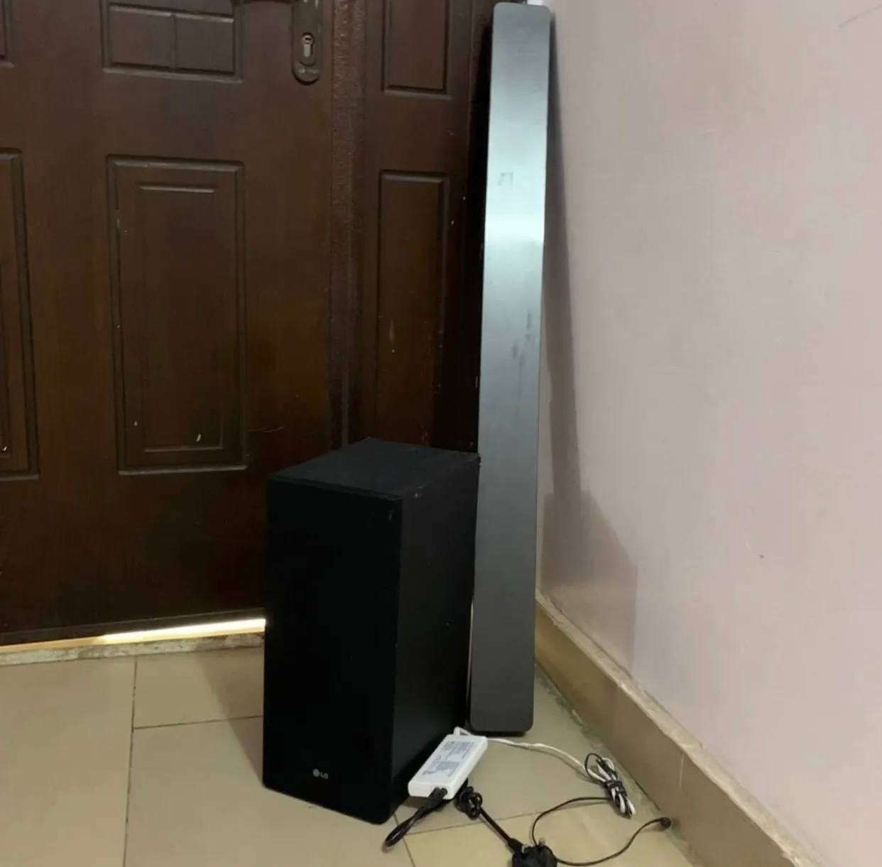V.Clean LG Sound Bar 330 Watts SK8Y For-Sale