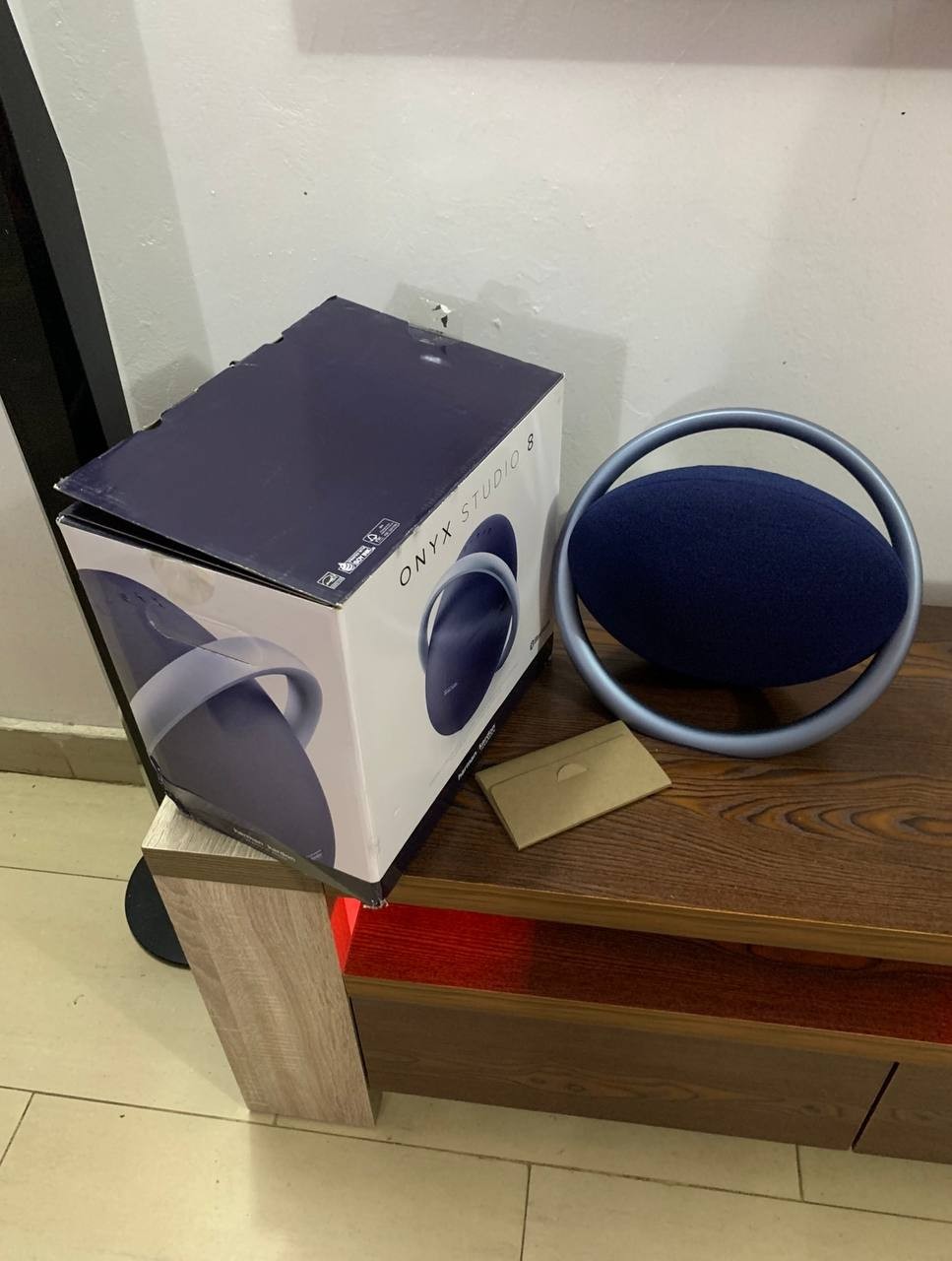 ❌❌SOLD-OUT❌❌  2Days Used, Open Box, Harman Kardon Onyx Studio 8, Bluetooth Wireless Speaker- BLUE with Box and all For-Sale