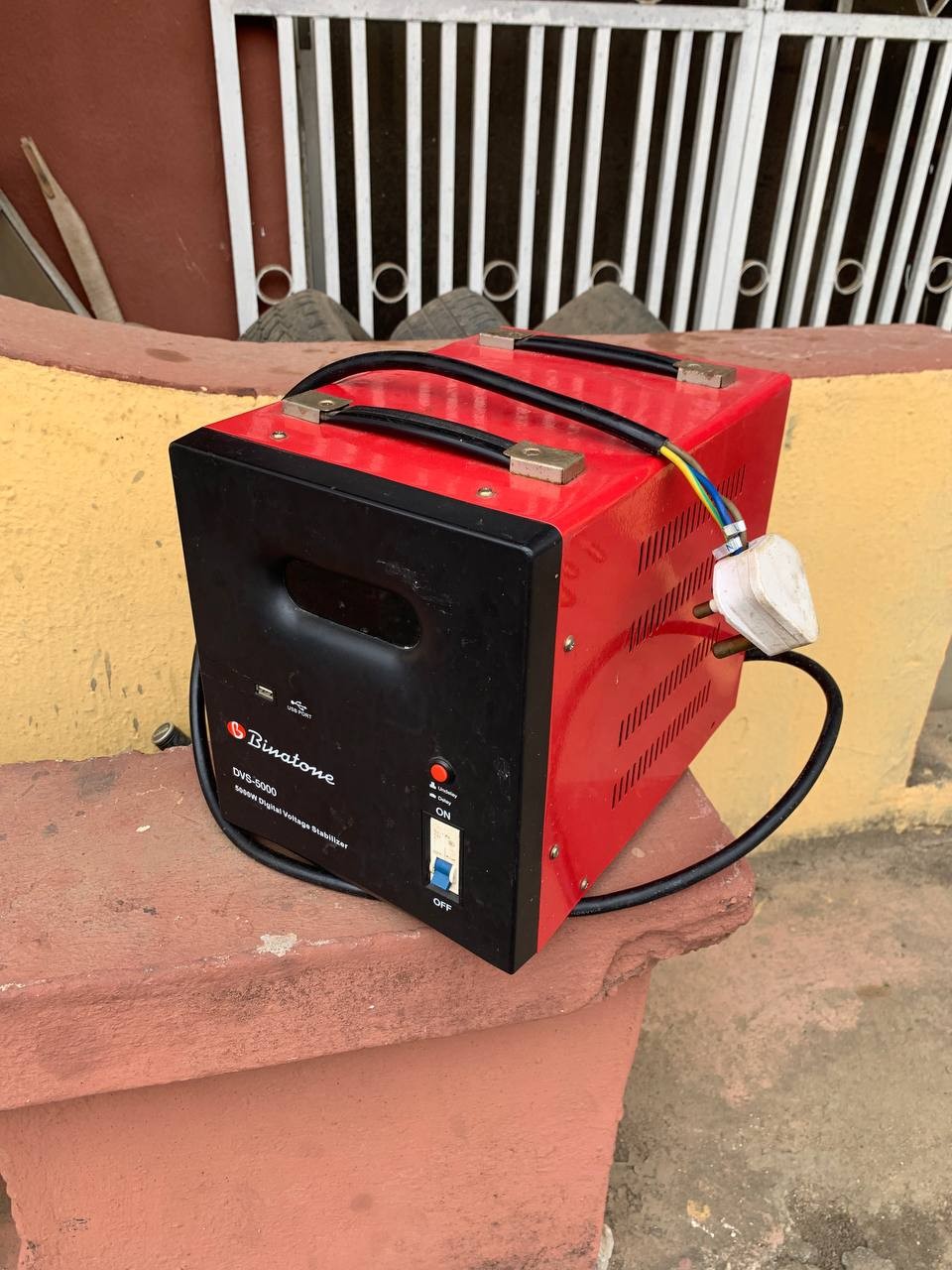 V.Clean Binatone 5000Va Digital Voltage Stabilizer With a USB Port For-Sale