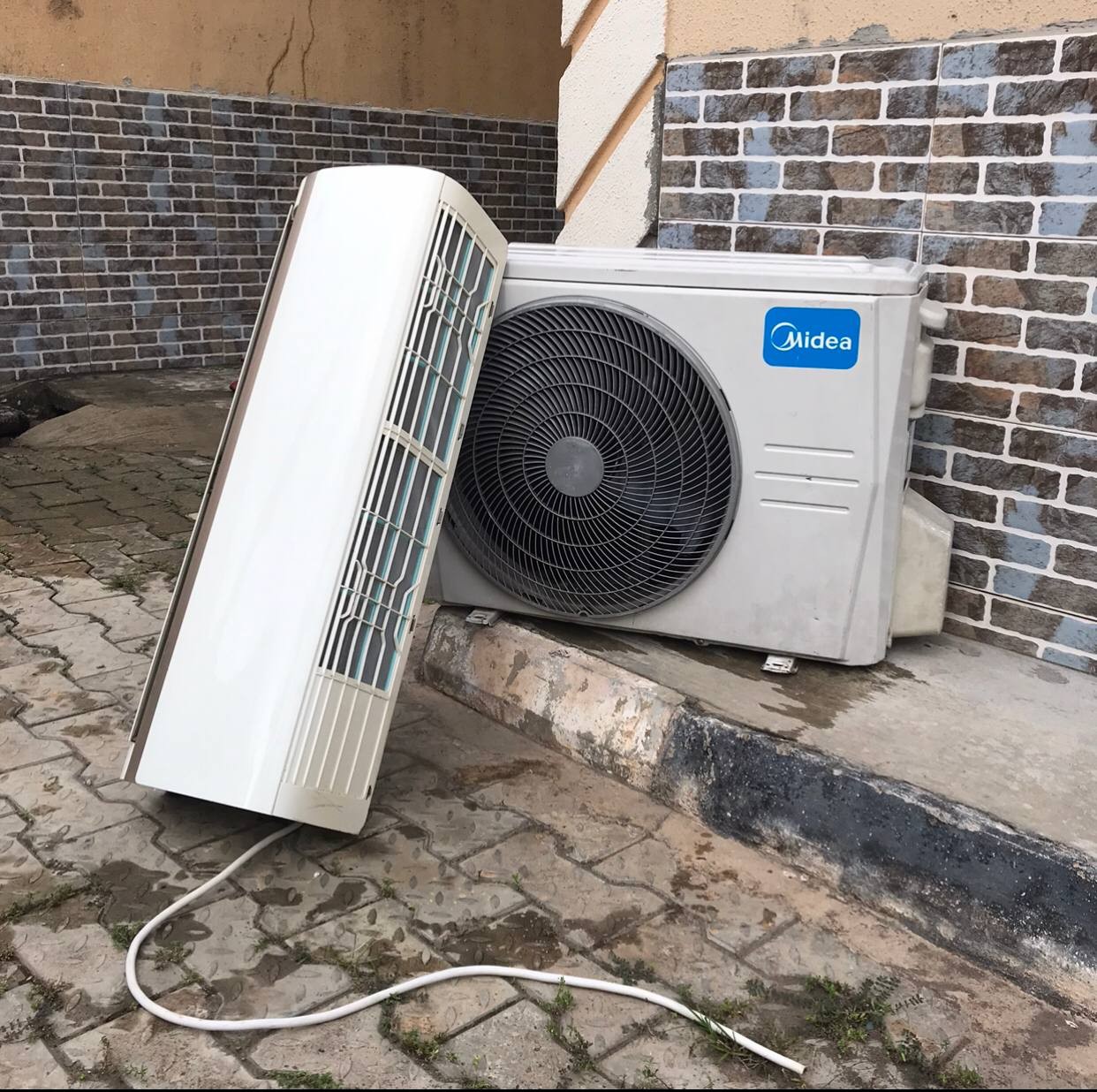 Clean 1.5hp Midea Low Storage Air-Conditioner For-Sale