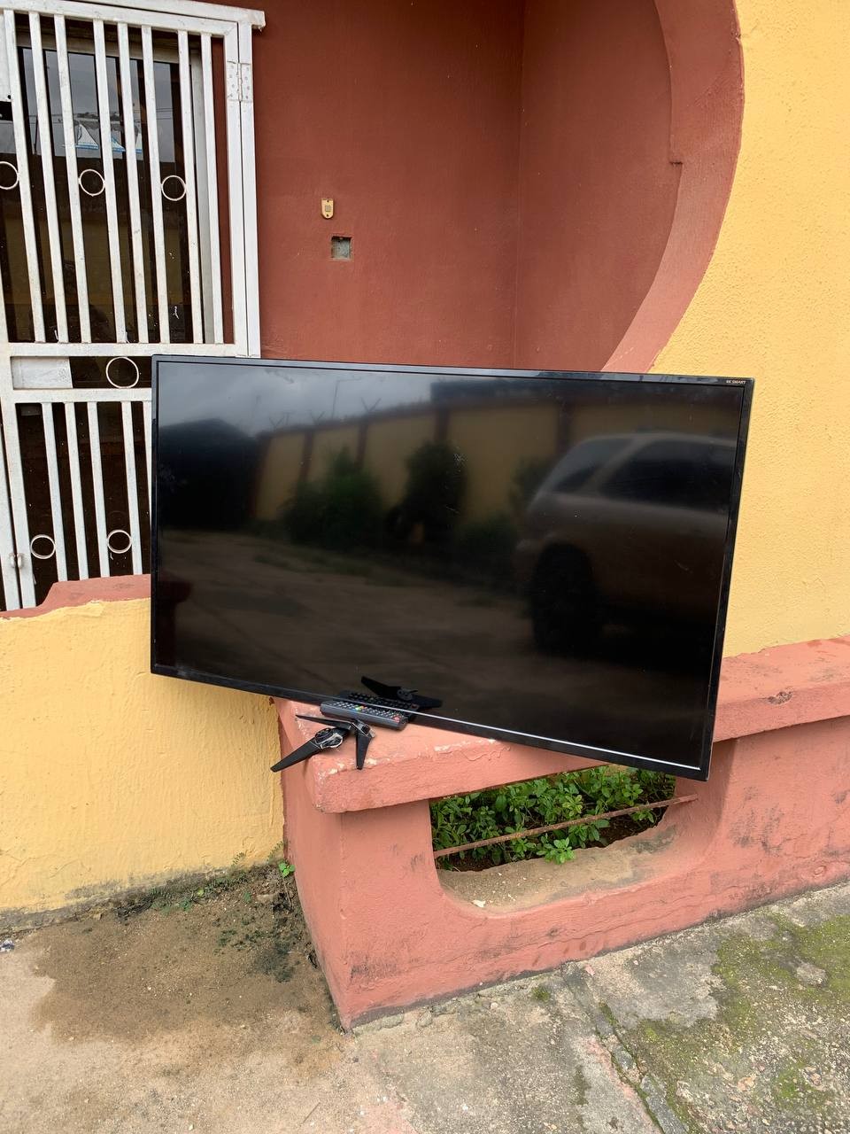 ❌❌SOLD-OUT❌❌   V.Clean 50Inches 4K Smart Syinix Tv For-Sale