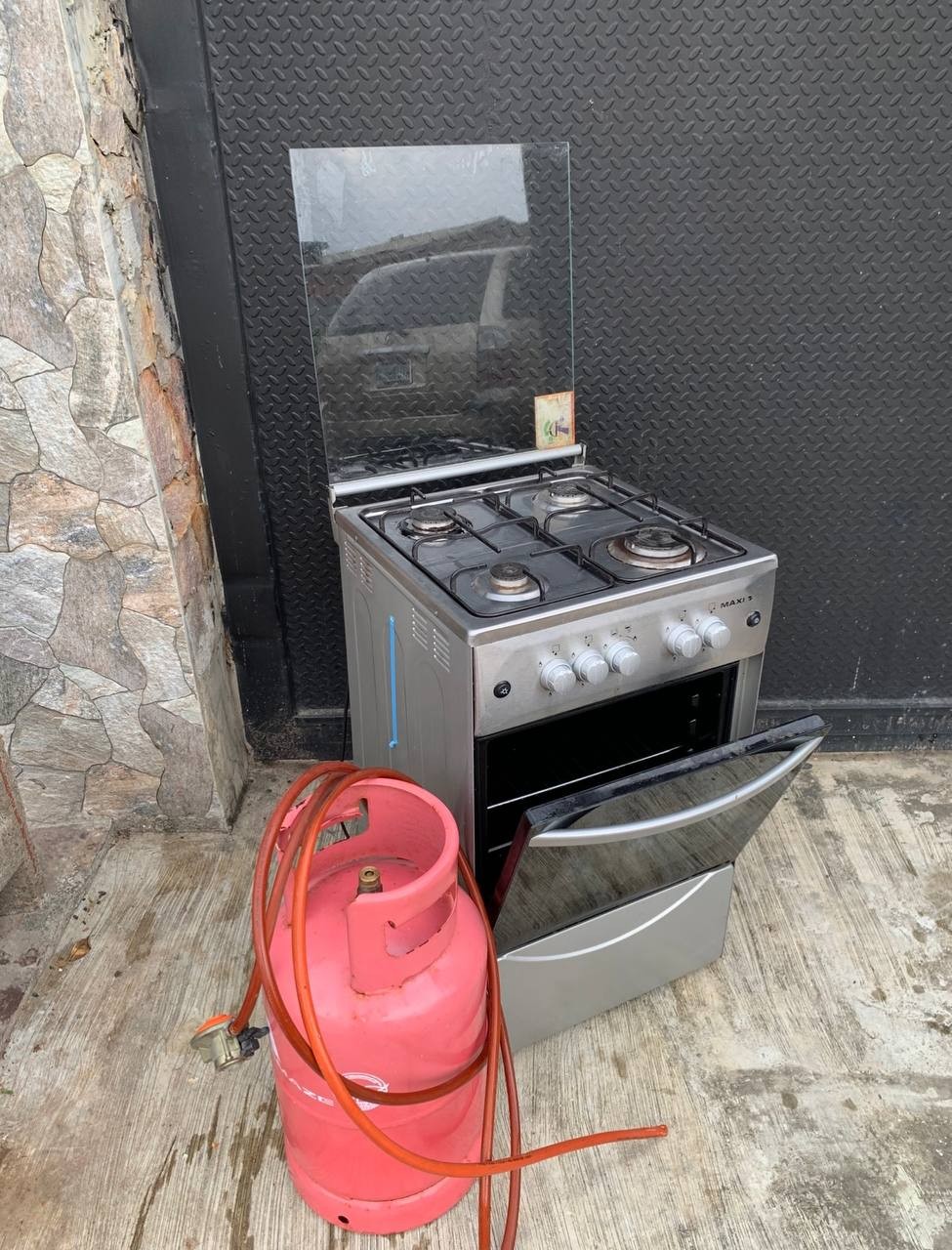 Maxi 4 Face Cooker & Cylinder Gas Cooker with holes and gas plug