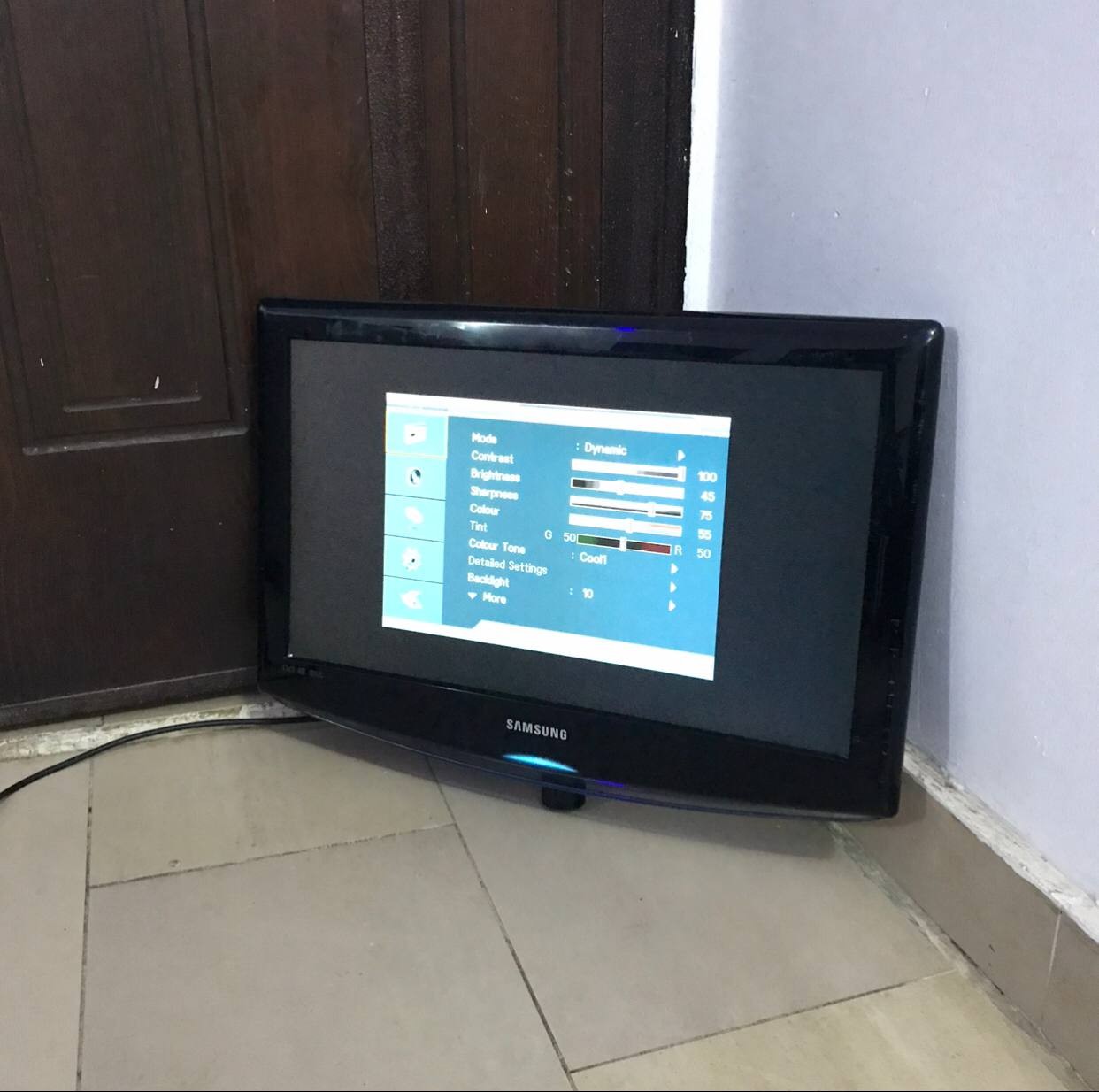 ❌SOLD Clean 24inches Samsung LCD TV For-Sale