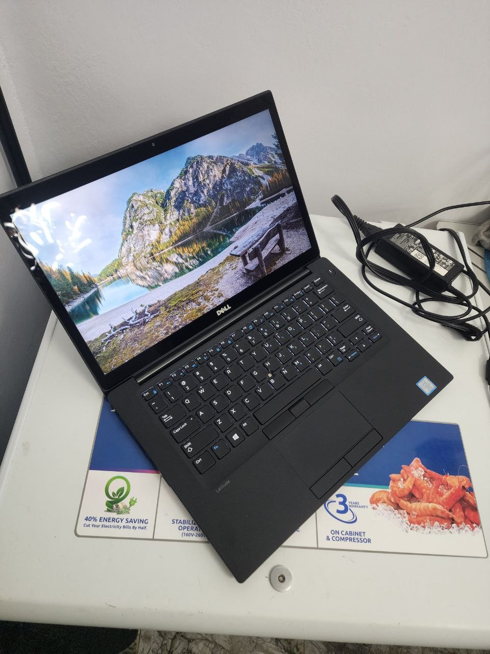 100% Clean Dell latitude 7480 with 256ssd, 8gb ram, 2.7 processor speed, corei5, Touch screen, keyboard lite sim slot, memory card slot , 4hrs ba3 life