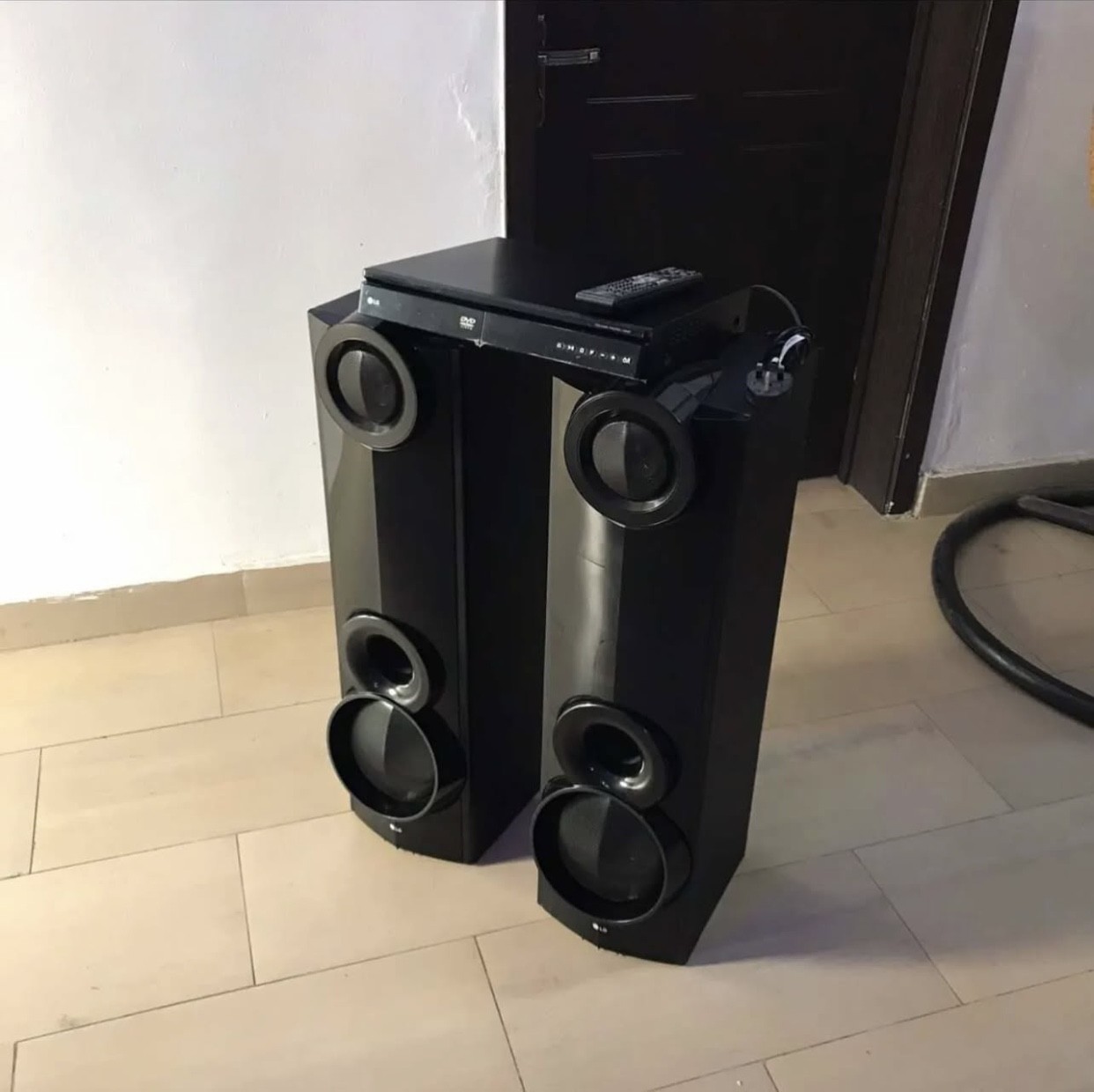 ❌❌SOLD-OUT❌❌ V.Clean 600W Bluetooth, LG DVD Home Theater System For-Sale