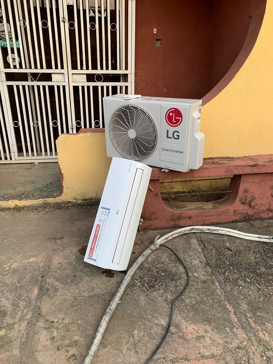 V.Clean 1Hp LG Dual Inverter Air-Conditioner With Kit and Already Filled Gas For-Sale