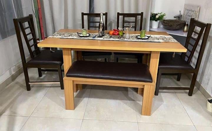 Factory Fitted Complete Set Of Dinning Table & Chair