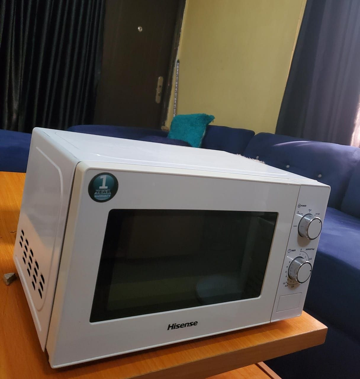 Hisense Microwave 20L 700W (H20MOWS10 [ Investor Product Code >> 0103 ]