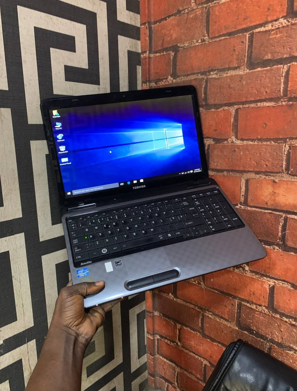 V.Clean 4Gb Ram, 320Gb Hdd, Corei7, 2-3 Hours Ba3 Life, Toshiba Satellite Laptop For-Sale