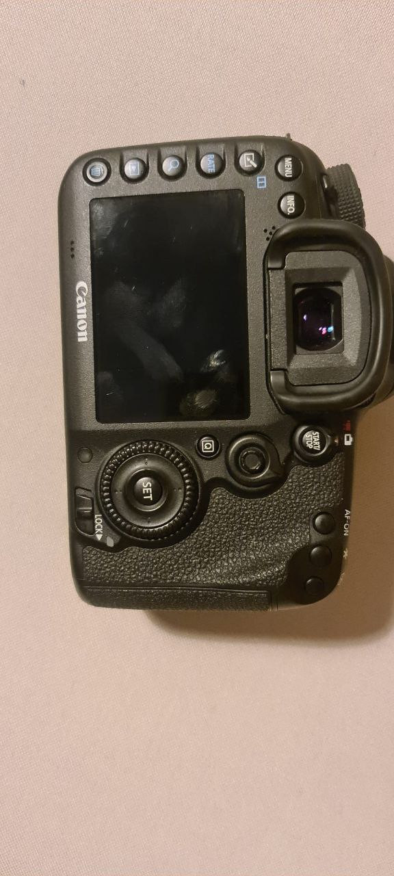 100% Clean 2- Canon 7D Mark II Swiss-used, just like new, and working perfectly. Pro-level crop sensor DSLR, dual card slots, fast performance for action, events & wildlife. + 1 battery and charger