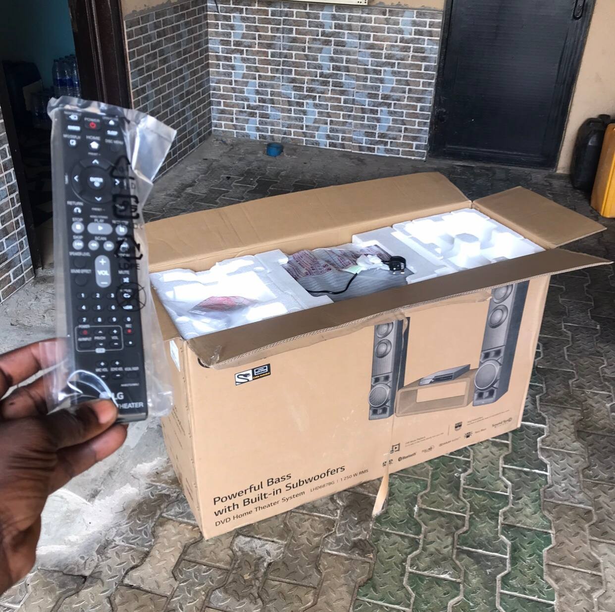 ❌❌SOLD-OUT❌❌ Awoof Brand New LG LHD687 4.2ch 1250W Home Theater System For-Sale