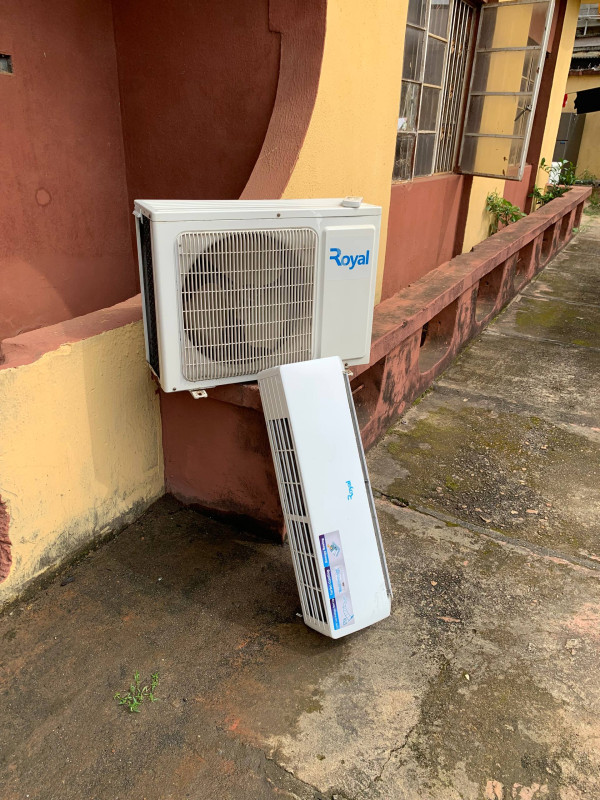 V.Clean 1.5Hp Royal Low Voltage Storage Air-Conditioner For-Sale [ Product Code >> 0802 ]