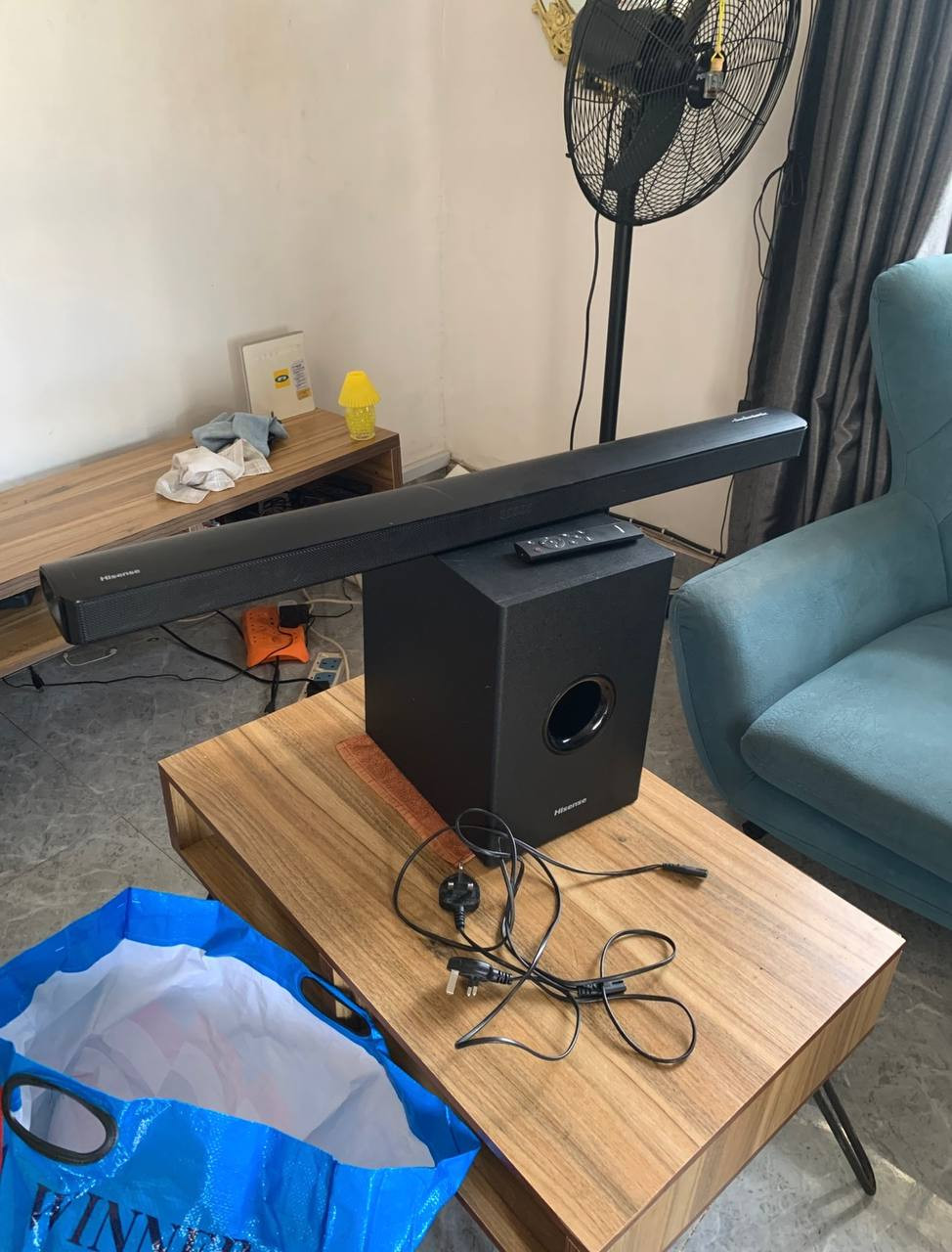 4months Used, 320W, 2.1ch Dolby Audio Hisense Soundbar With a Wireless Subwoofer HS219 For-Sale