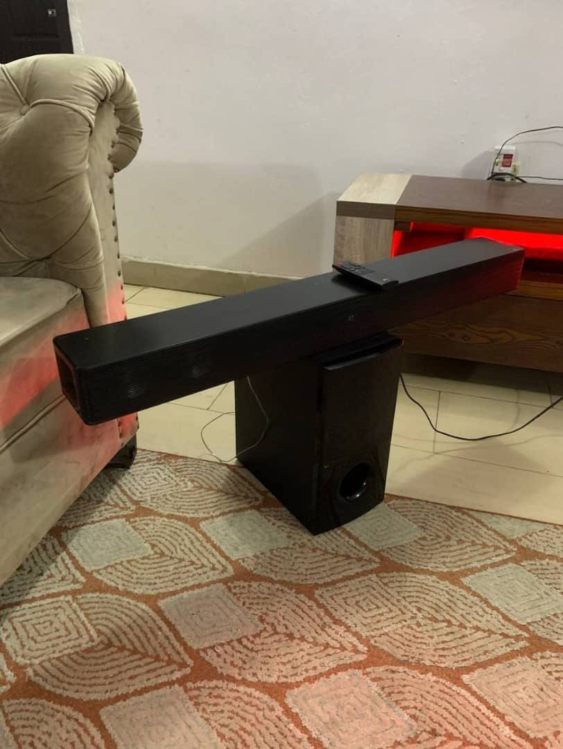 V.Clean, 2Months Used, LG Soundbar with Subwoofer 600W 4.1CH (SNH5) For-Sale   [ Product Code >> 0426 ]