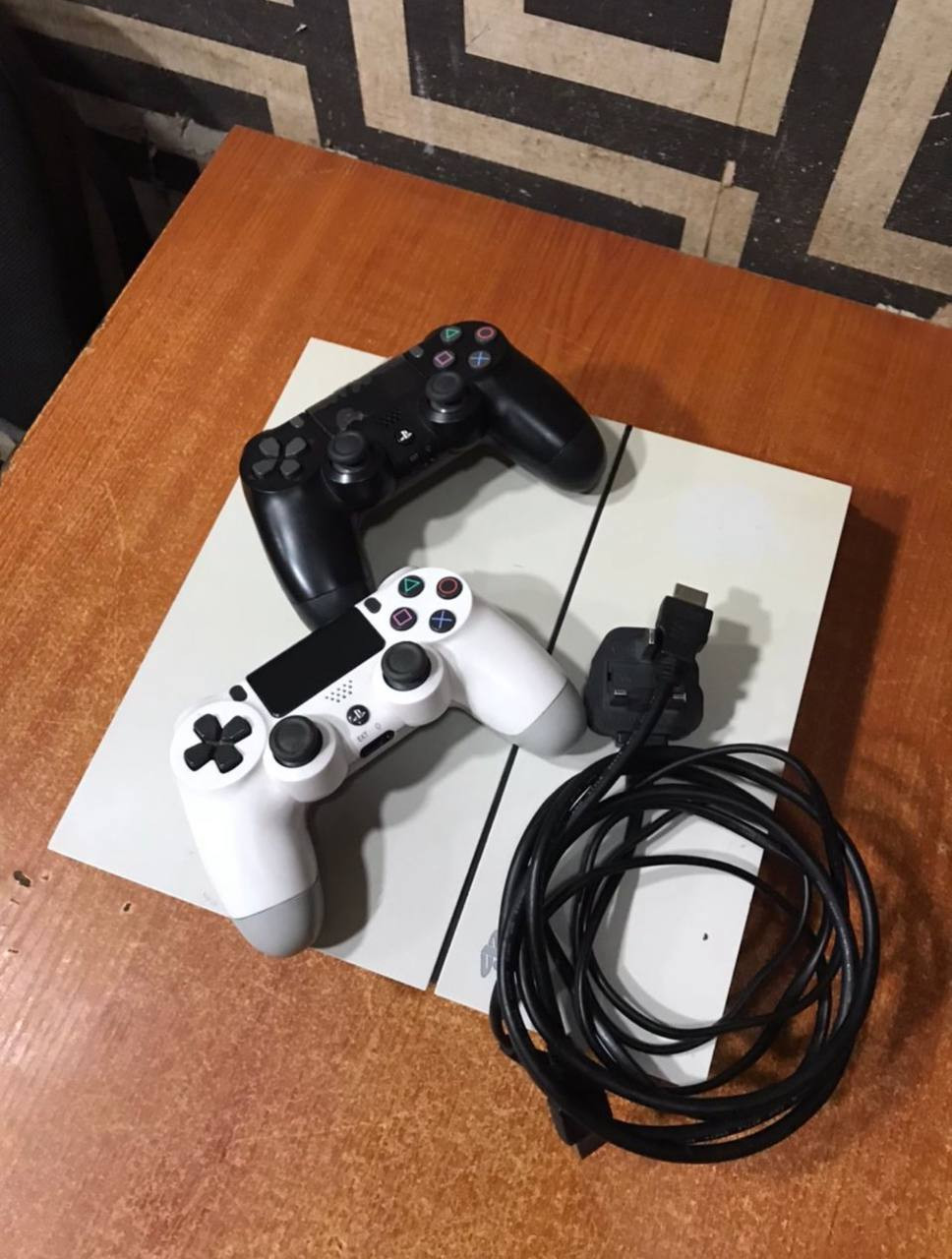 ❌❌SOLD-OUT❌❌ V.Clean, 500Gb, White PlayStation 4 With 13 different installed Games 2 Controller For-Sale [ Product Code >> 0229 ]