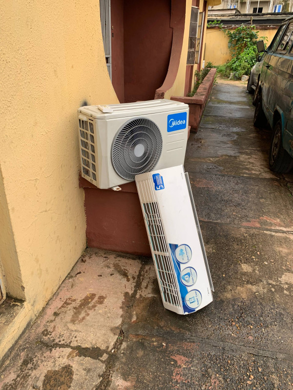 V.Clean 1Hp Midea Inverter Air-Conditioner With Gas For-Sale  [ Product Code >> 0694 ]