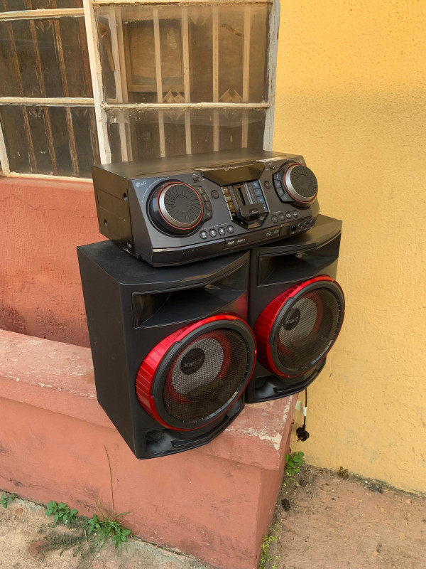 LG multi - Color Lighting DJ App- XBOOM CL87 2350w Mini Hi-Fi System For-Sale