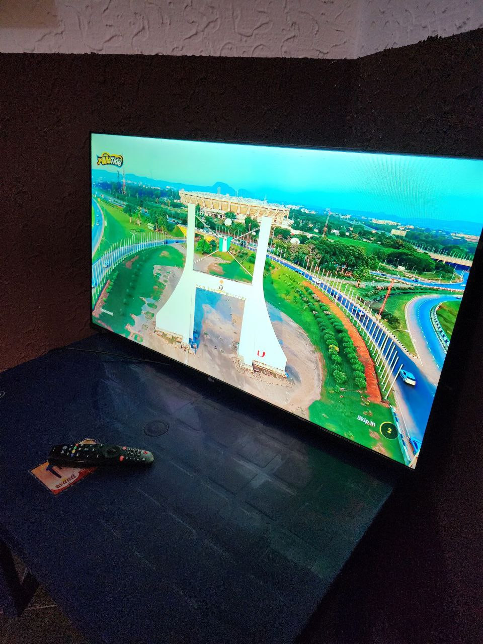 V.Clean 43inches framless Smart LG tv, Netflix support, prime video support For-Sale