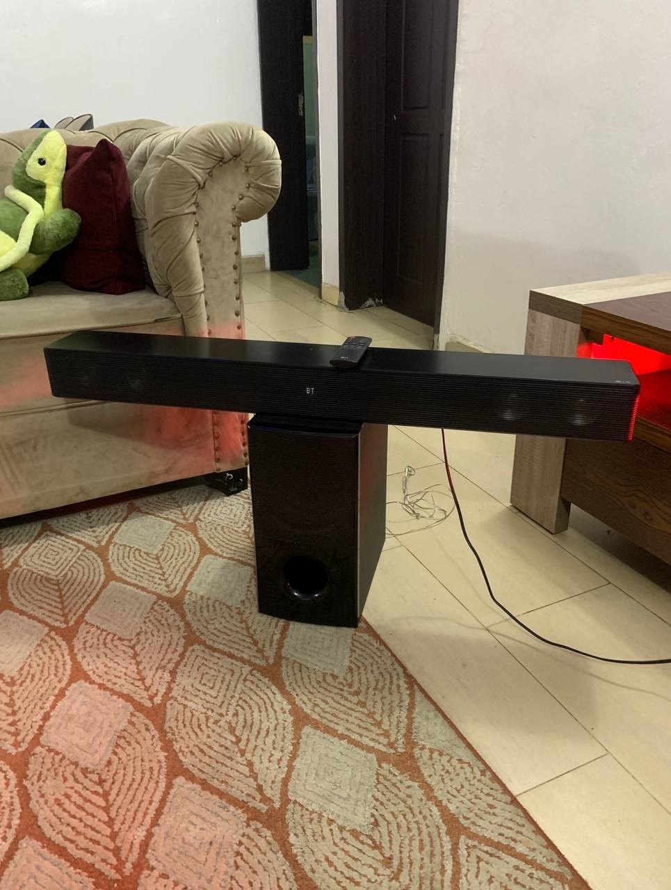 V.Clean, 2Months Used, LG Soundbar with Subwoofer 600W 4.1CH (SNH5) For-Sale