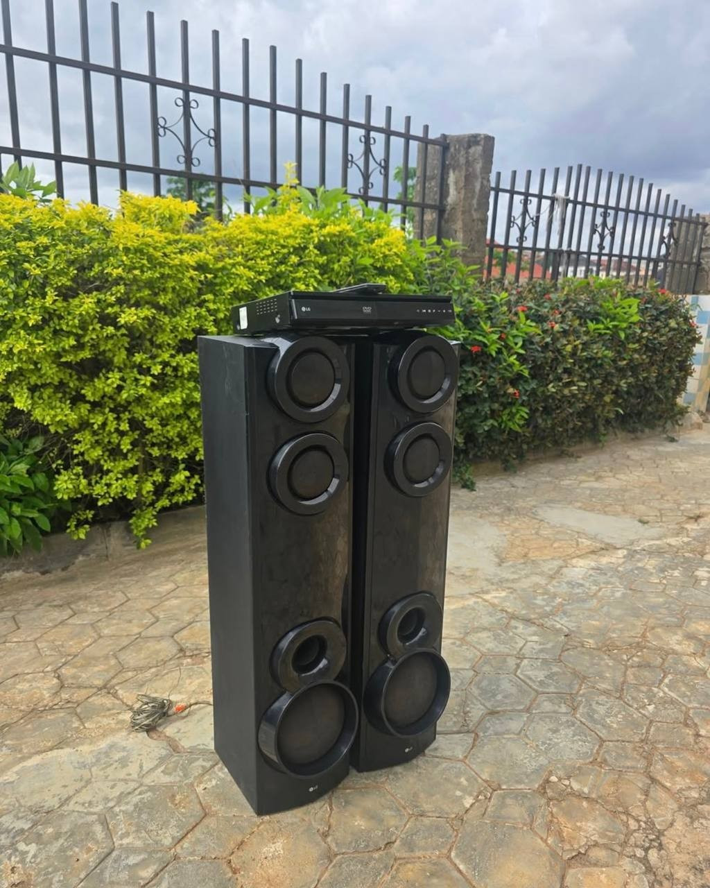 V.Clean 1000W, Bluetooth, DvdPlayer LG Bodyguard Sound System For-Sale