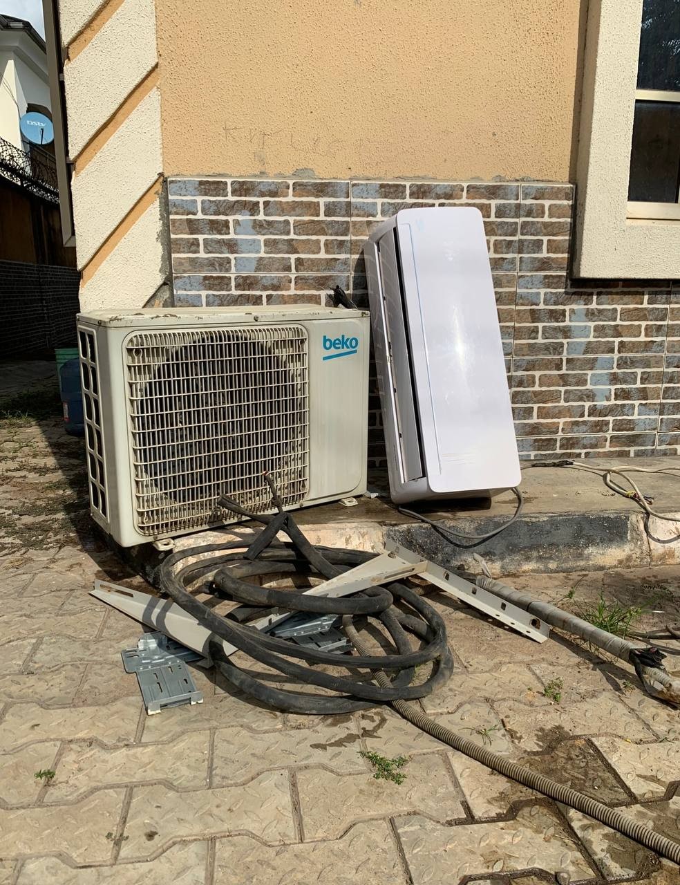 V.Clean 1.5Hp Beco Air Conditioner With Already Filled Gas, Kit, Inner and Outdoor Hanger For-Sale