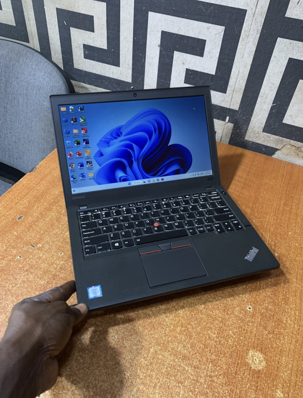 V.Clean 1Month Used, 8Gb Ram, 256Gb Ssd, Corei7, Keyboard Light, Lenovo X260 Laptop For-Sale